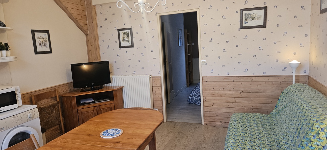 salle à manger de notre location de vacances à saint aubin sur mer